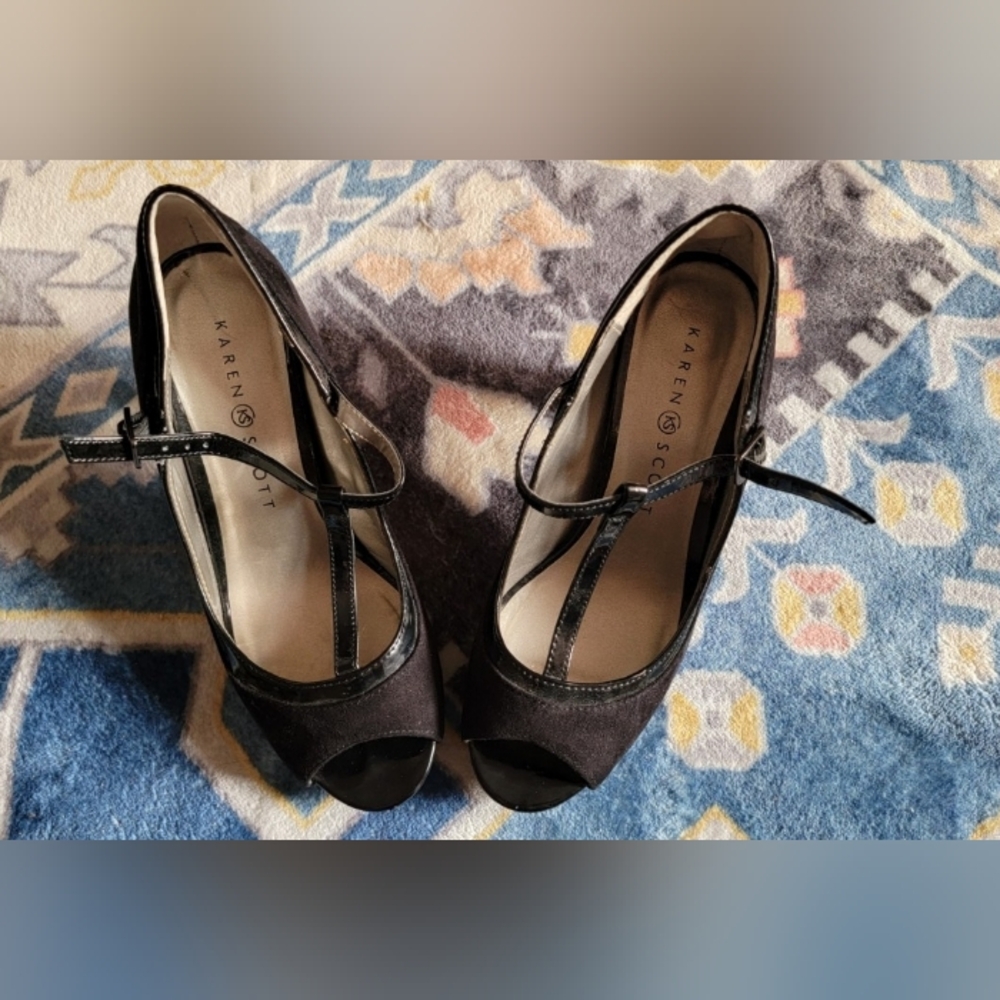 Karen Scott Black Heels Classic Design - Picture 4 of 4